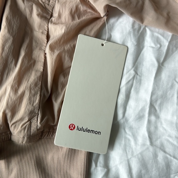 NWT Lululemon Serve It Jacket Windbreaker - Picture 4 of 7